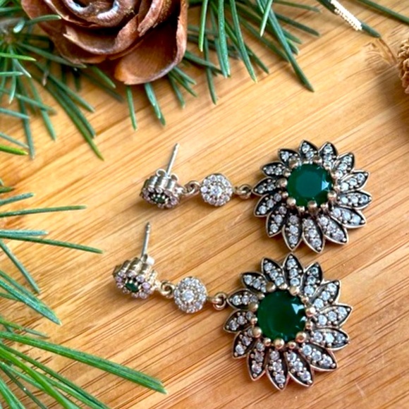 925 Sterling Silver, Emerald &Topaz drop Earrings - Picture 7 of 10